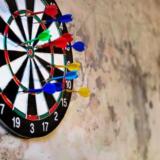 ダーツの一般的なルールは？投げ方やマナーなど基本的な内容を解説！